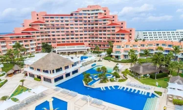 Wyndham Grand Cancún All Inclusive Resort & Villas